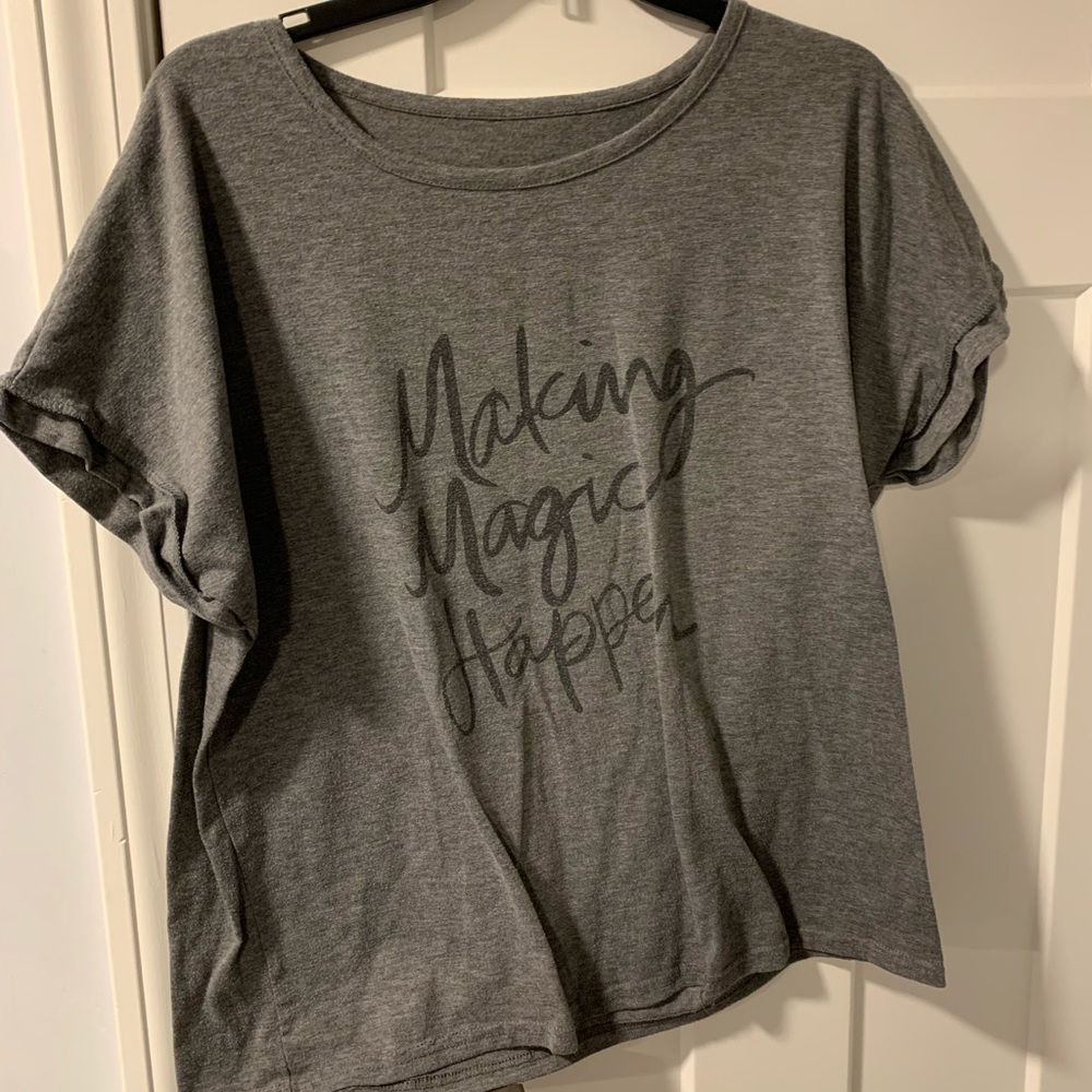 graphic tee “make magic happen”